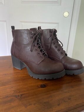 Women’s Lace-Up Chunky Heel Ankle Boots - Brown Size 8.5